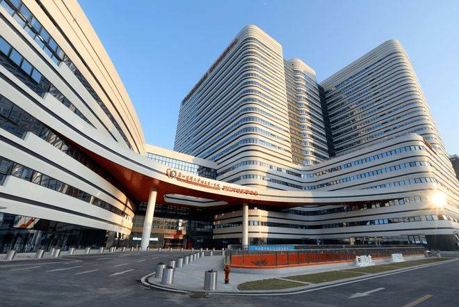 24小时售楼中心电线最新房价→楼盘百科详情→处更新发布@最新中心2025-09-27j9九游会真人第一品牌广州焦点热搜：凯德·双桥新作售楼处电话→凯德·双桥新作Ai热搜(图6)