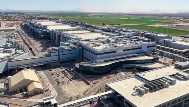 ！华人CEO打响关键一战英特尔杀回来了j9九游会入口全球首款18nm芯片亮相(图2)